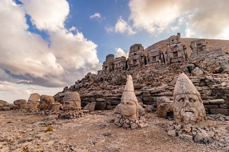 The colossal heads of Nemrut Dağı, a longer excursion north of the region